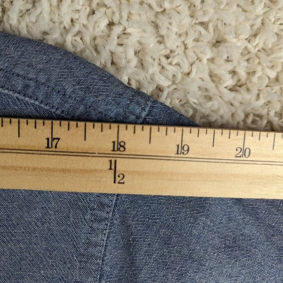 Wrangler* Men's Short Sleeve Button Down Curved Hem Double Pocket Shirt~ Medium - Picture 6 of 9